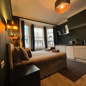 Apartment Studio One Charlotte, Brighton